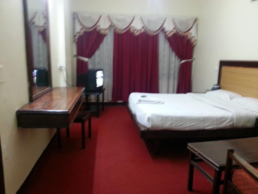 Hotel Preethi Palace Ooty Room photo