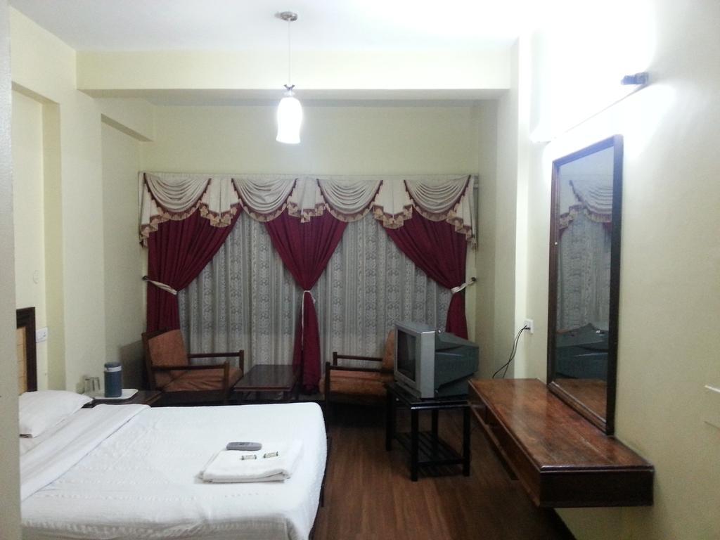 Hotel Preethi Palace Ooty Room photo