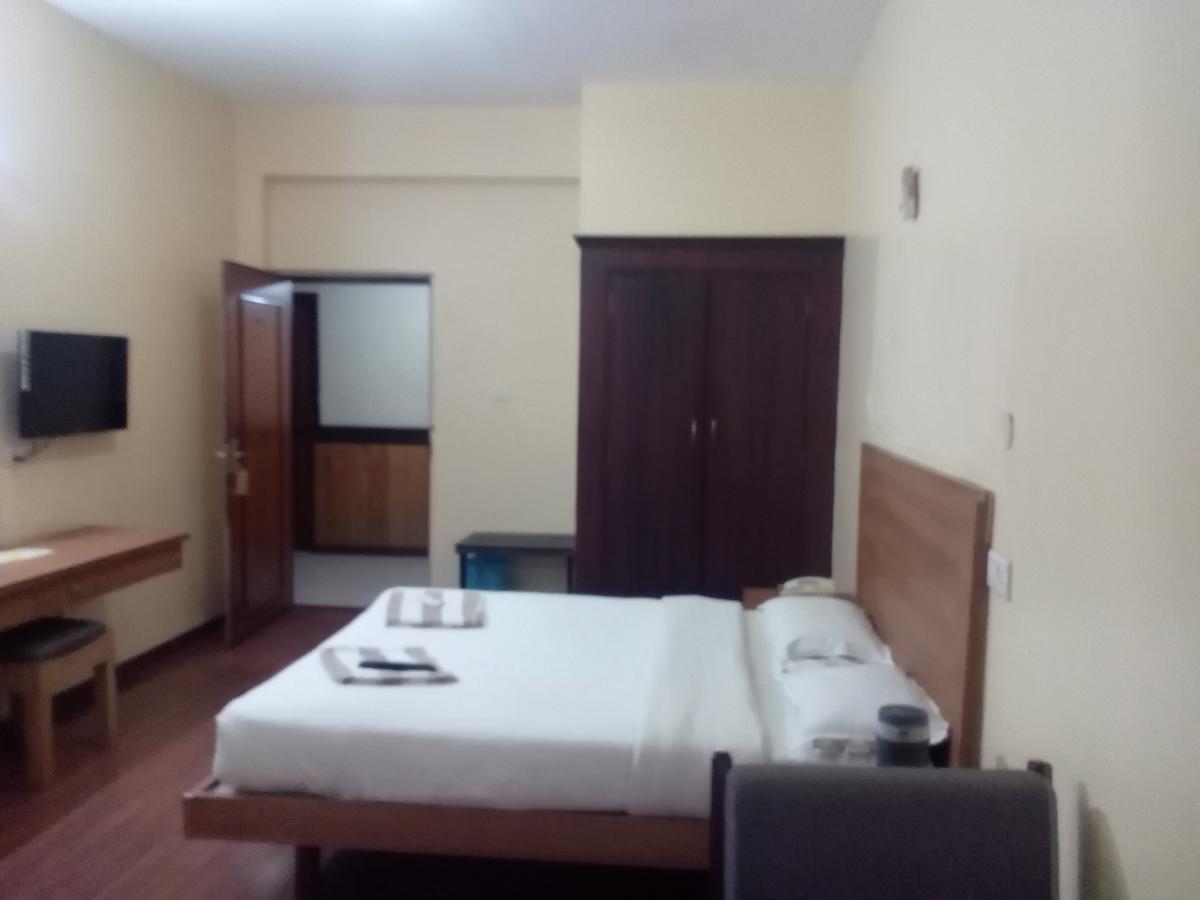 Hotel Preethi Palace Ooty Exterior photo