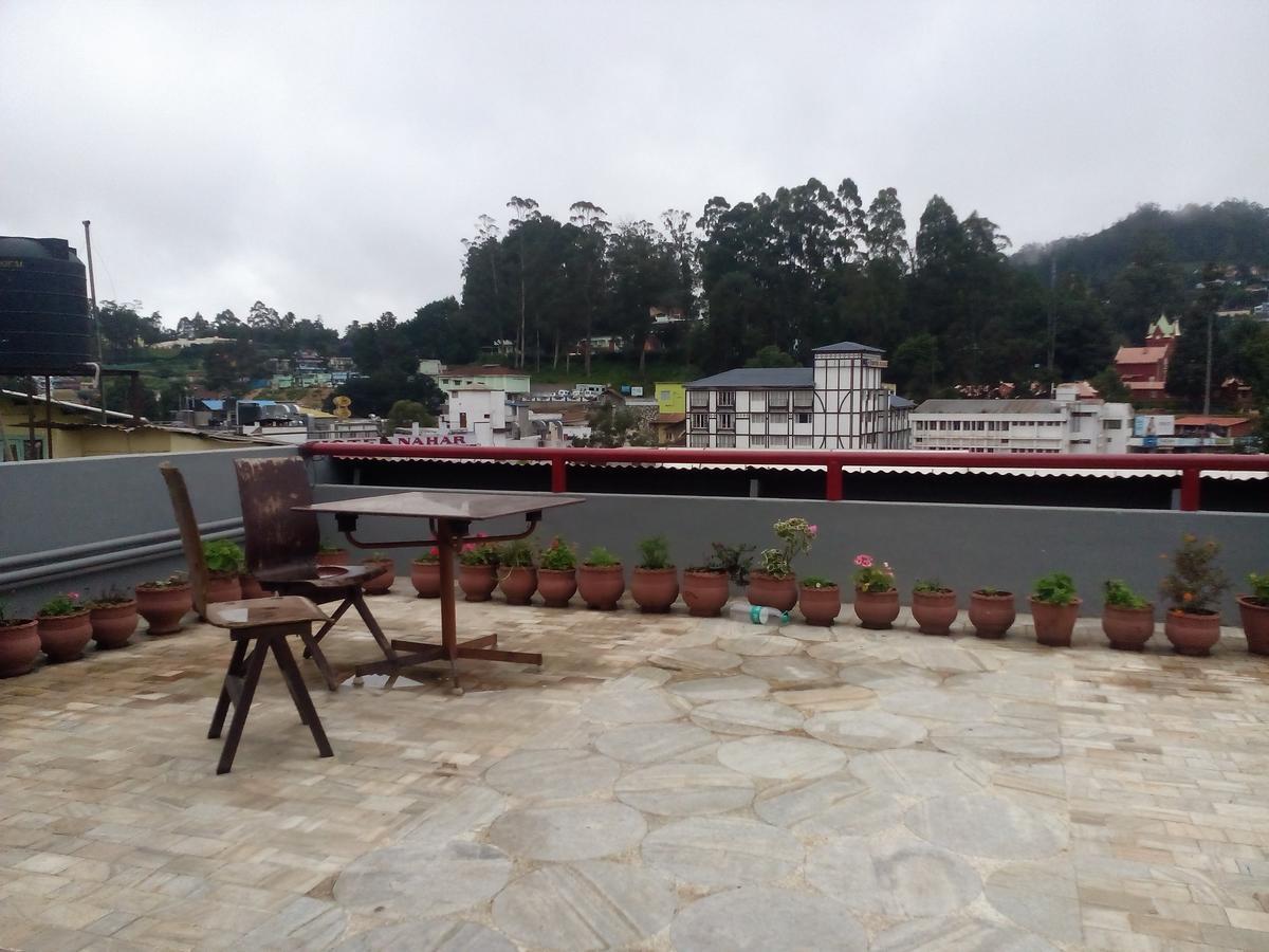 Hotel Preethi Palace Ooty Exterior photo
