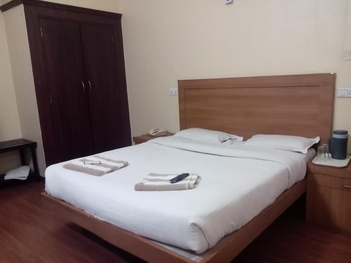 Hotel Preethi Palace Ooty Exterior photo
